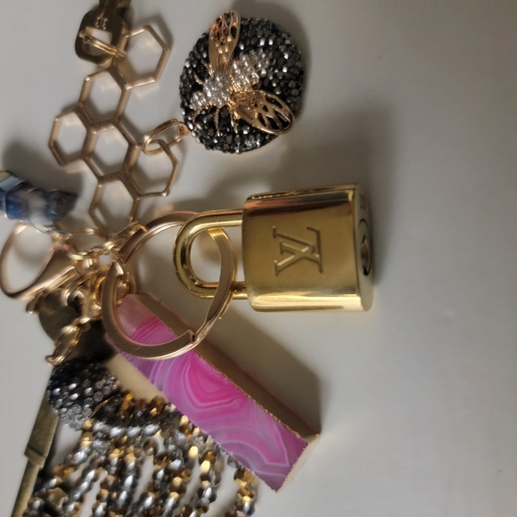 Louis Vuitton lock and key - Picture 12 of 17